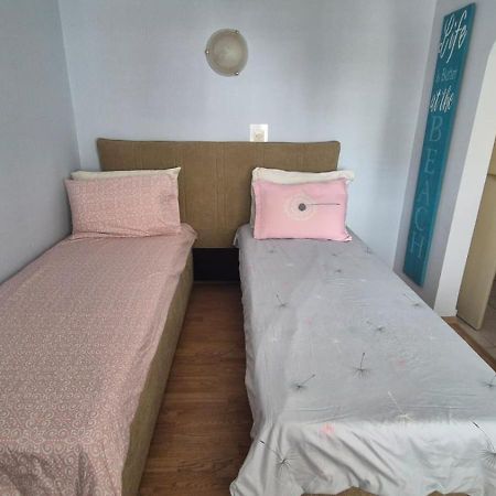Apartment Bunjo'S Beach House Trogir Buitenkant foto
