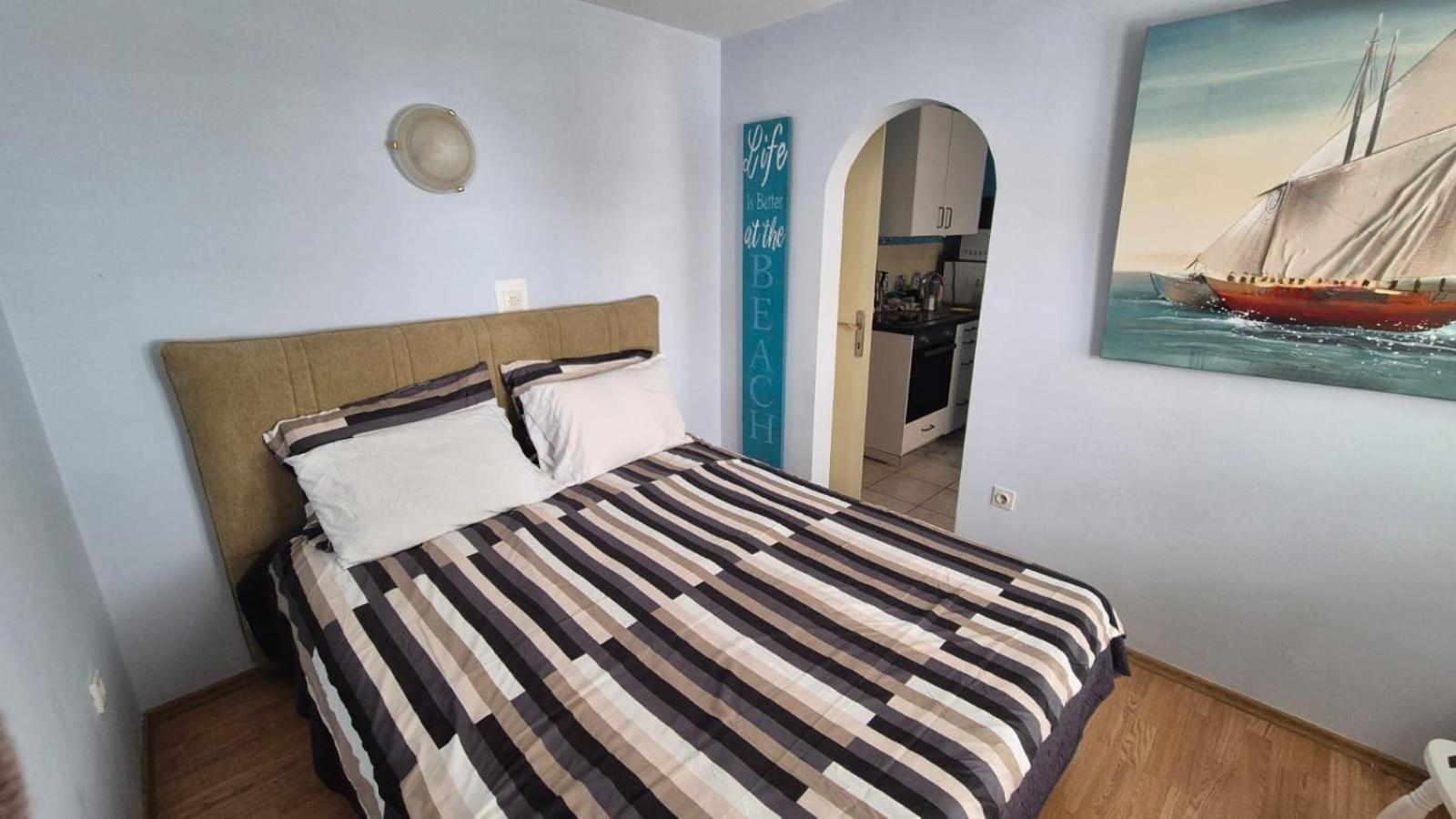 Apartment Bunjo'S Beach House Trogir Buitenkant foto