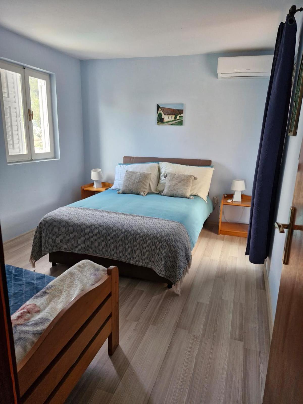 Apartment Bunjo'S Beach House Trogir Buitenkant foto